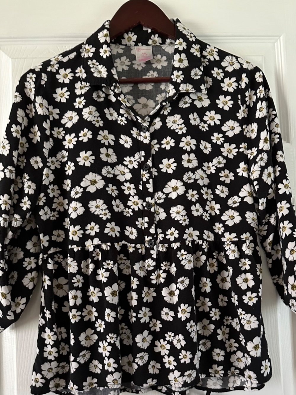 No Boundaries Black White Daisy Collar Button Down 3/4 Sleeve Top Size L EUC